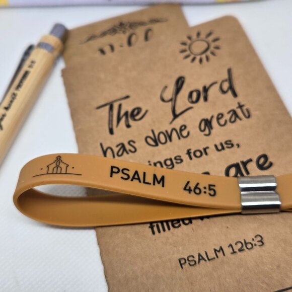NEW INSPIRATIONAL FAITH CANVAS POUCH, NOTEPAD, PEN, BOOKMARK & KEYCHAIN GIFT SET - Picture 5 of 10